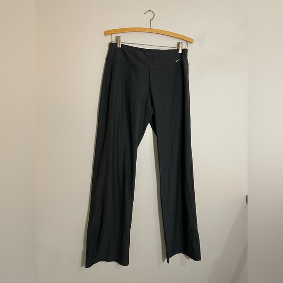 Nike Pants - Nike Wide-Leg black Yoga Pants / Leggings
